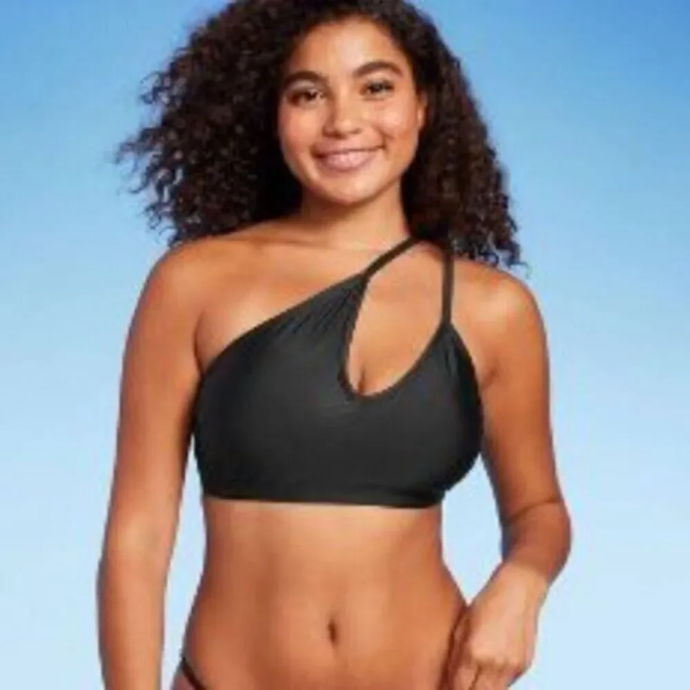 Wild‎ Fable Swimsuit Set Cut Out One Shoulder Bikini top and Cheeky Bottoms